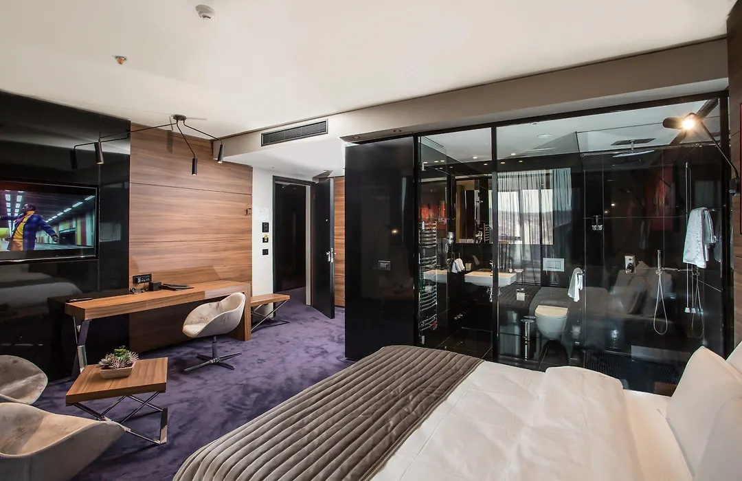 Ambasador Hotel-1