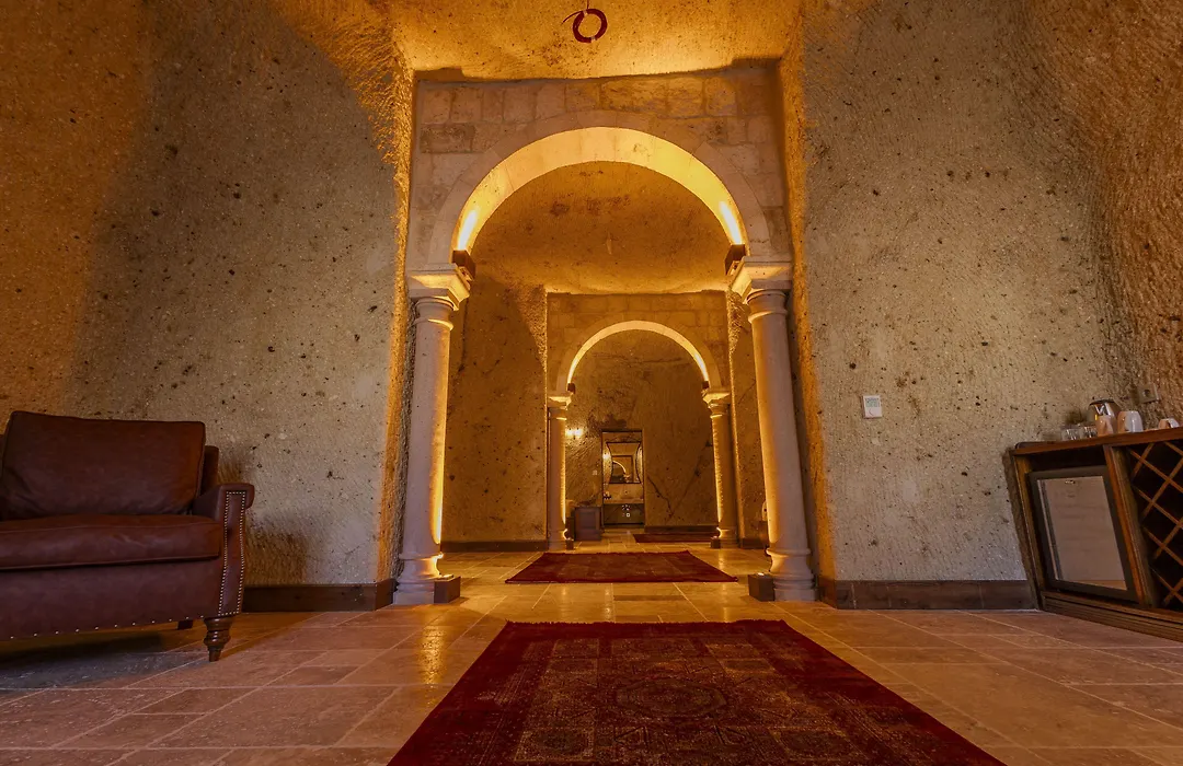 Seraphim Cave Suites & Spa-1