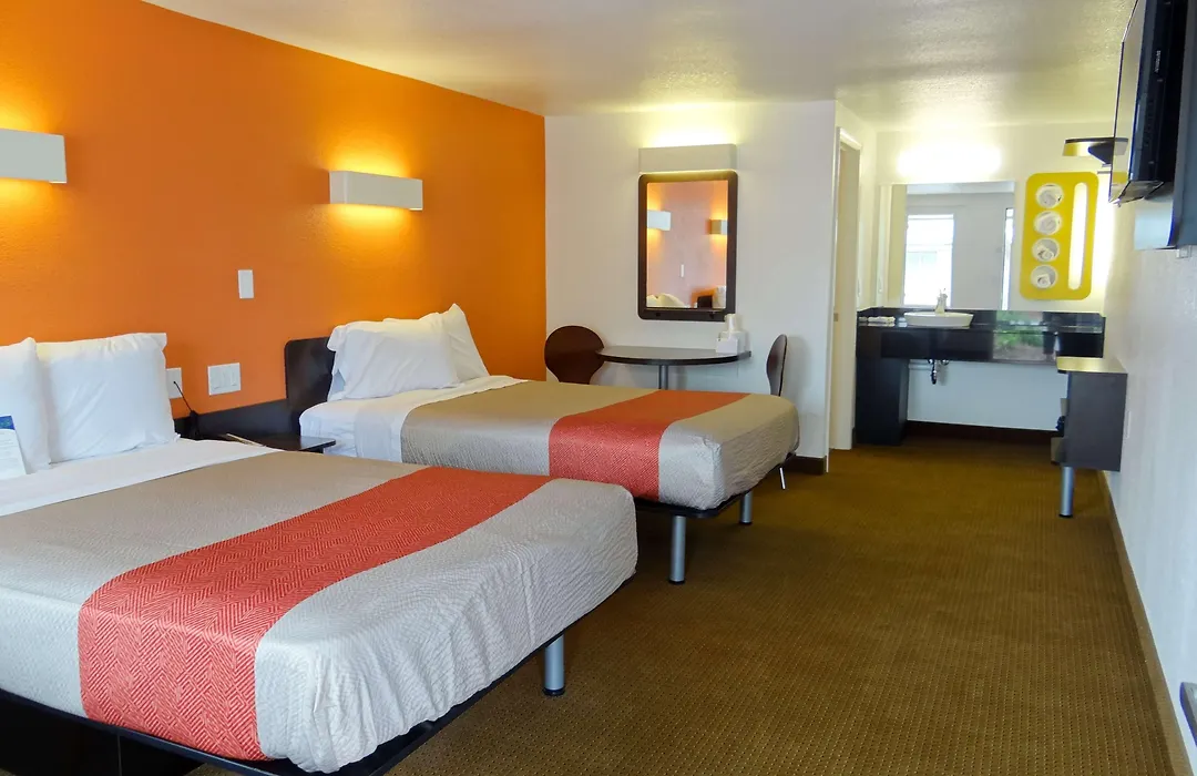 Motel 6-Erie, Pa-1