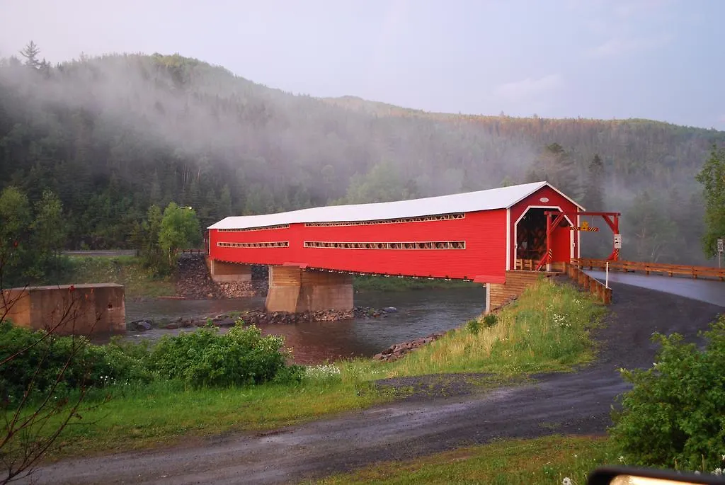 Auberge De La Riviere Matapedia - Matapedia River Lodge-1