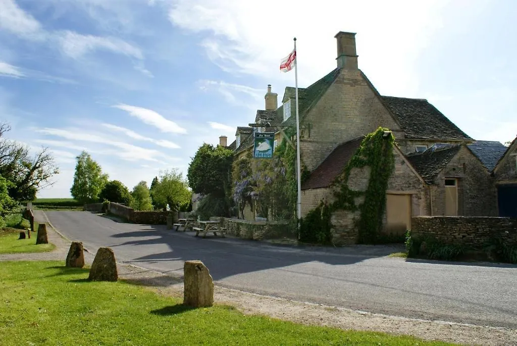 The Swan Inn Swinbrook-1