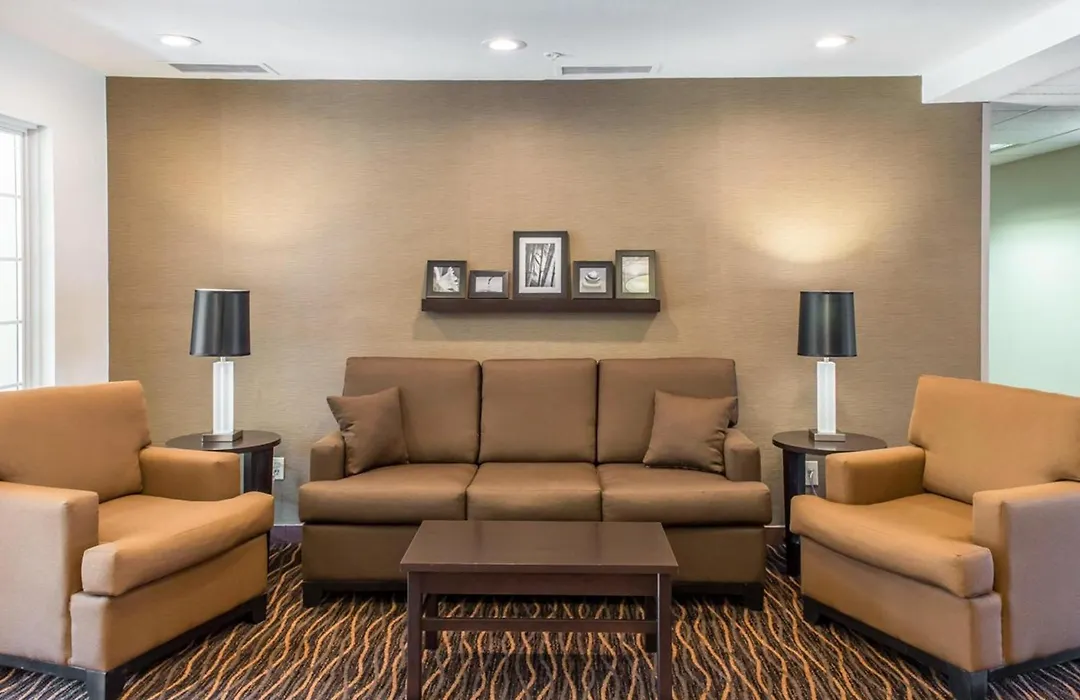Mainstay Suites Pittsburgh Airport-1