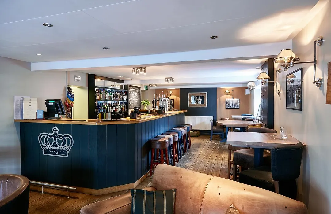 The Queens Head-1