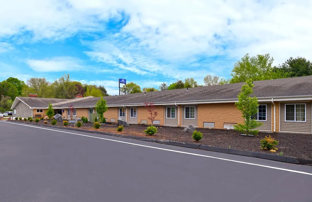 Motel 6 Putnam Ct-1