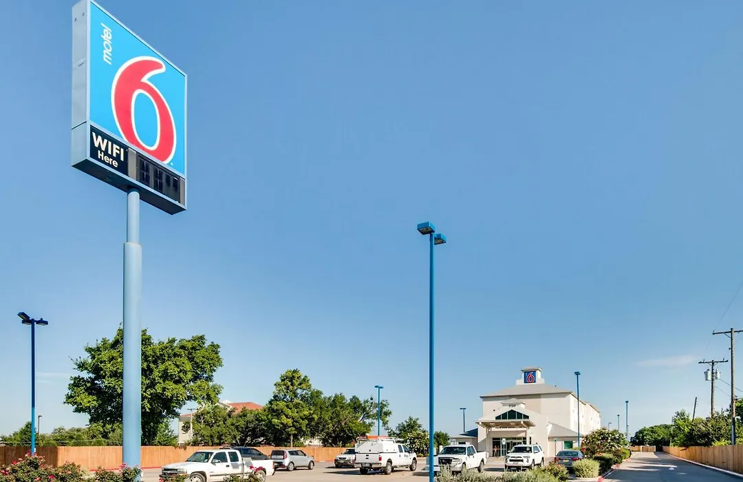 Motel 6-Cleburne, Tx-1