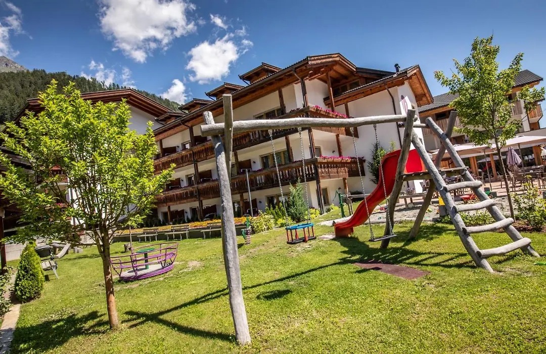 Familienhotel Viktoria-1