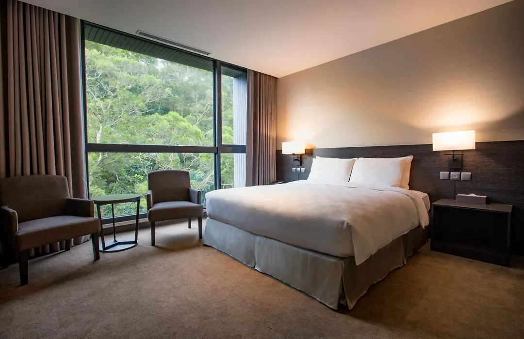 Platinum Hotel-1
