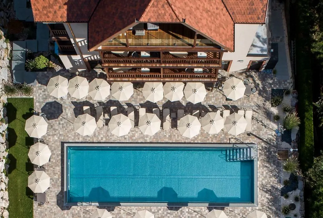 Hostellerie Des Chateaux & Spa-1