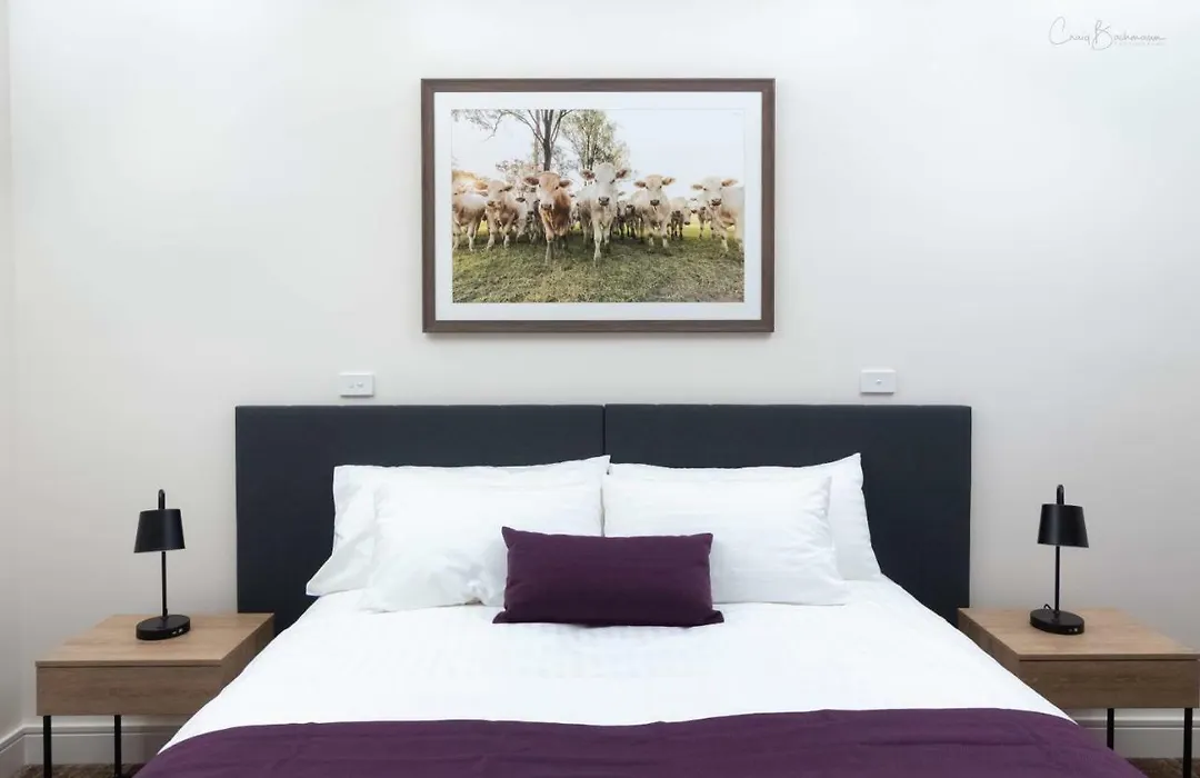 Porter'S Plainland Hotel-1