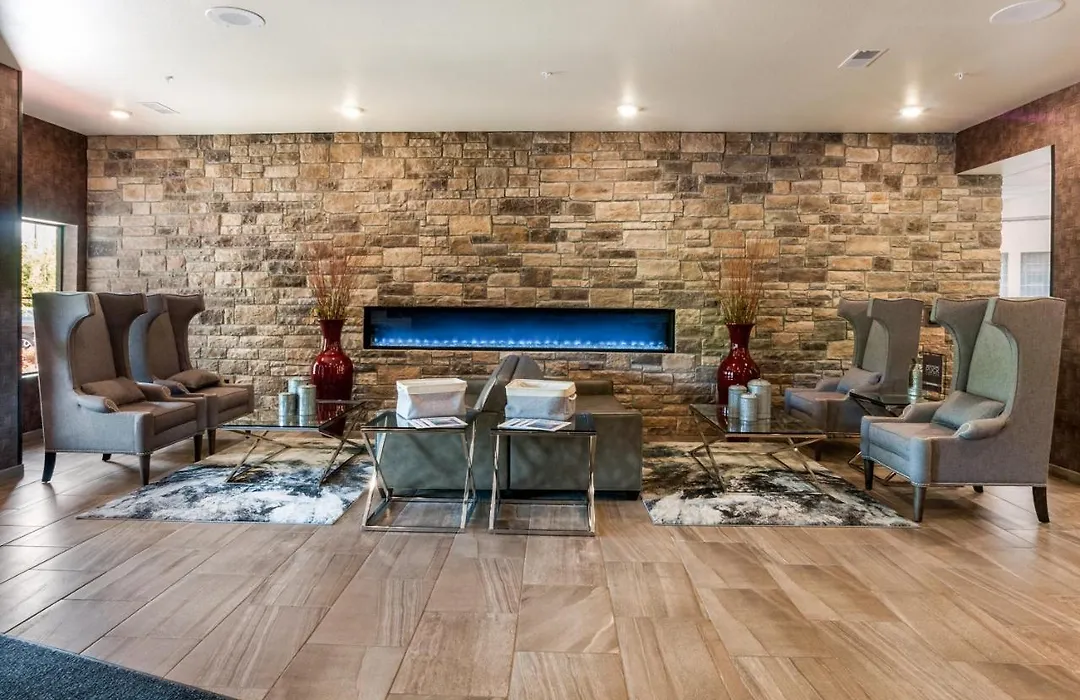 Cobblestone Hotel & Suites Appleton International Airport-1