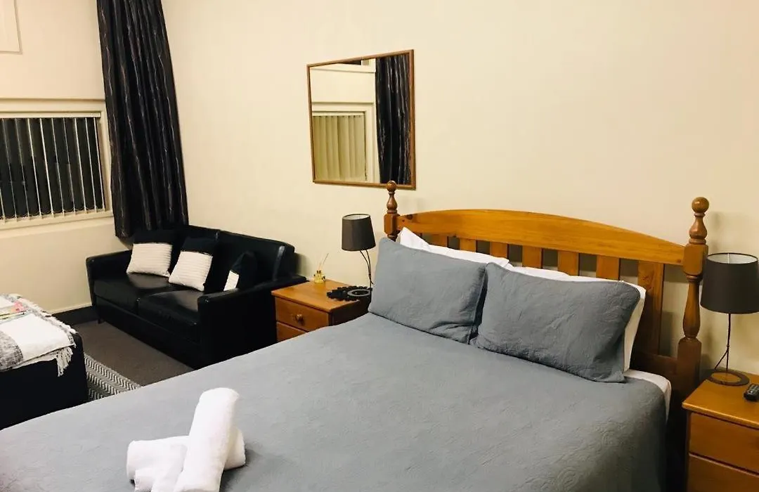 Otautau Hotel-1