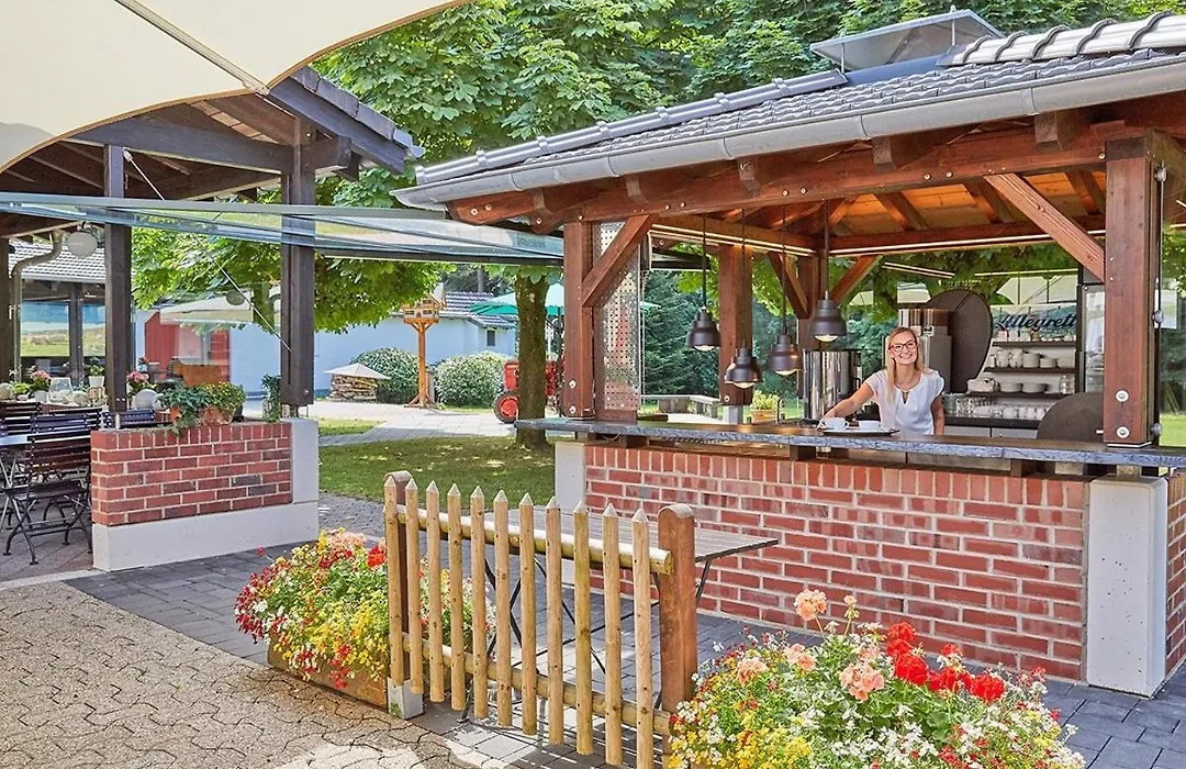 Landhotel Naafs-Häuschen-1