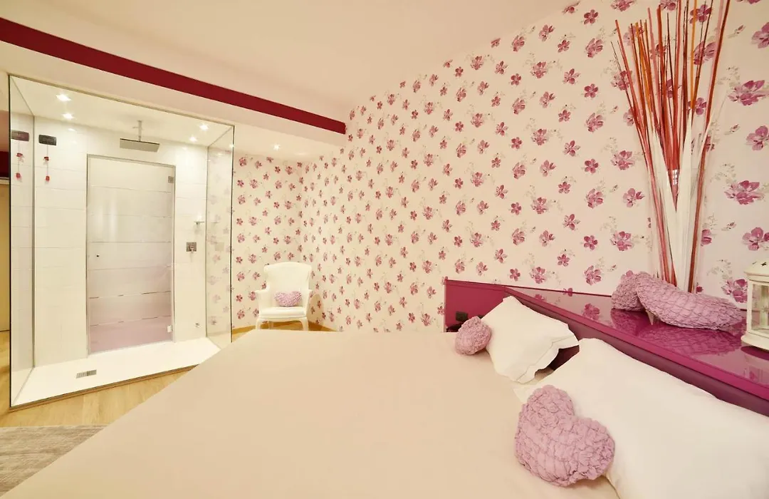 Sweet Motel-1