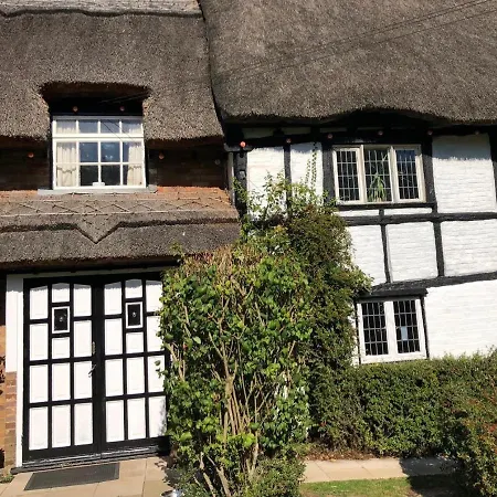 Old Hunters Lodge Whipsnade Limited-2