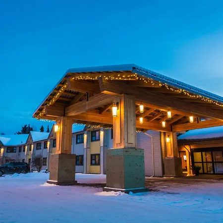 Prestige Hudson Bay Lodge & Conference Centre, Worldhotels Crafted Collection-3