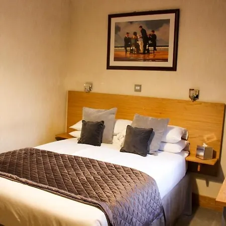 Station Hotel And Restaurant-2