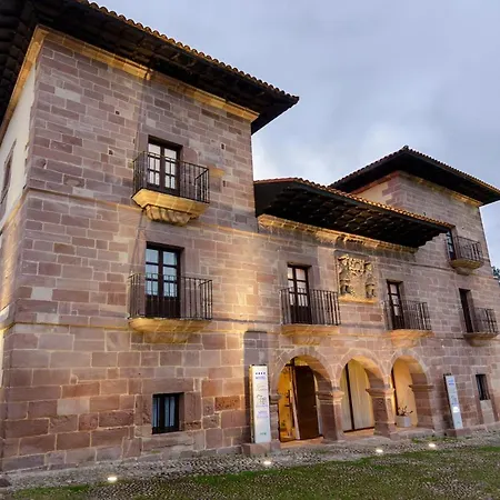Arha Casona de Carmona (Antiguo Parador de Carmona-Cantabria)-2