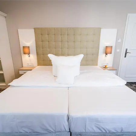 Schlosshotel Bad Neustadt-2