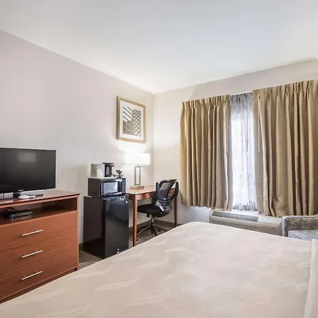 Quality Inn & Suites Lodi I-90-3