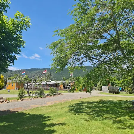 Seabreeze Holiday Park-3