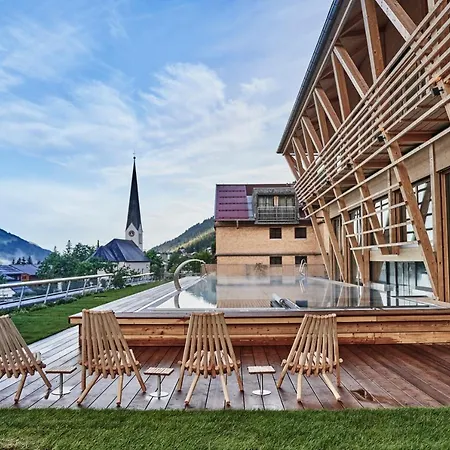 HUBERTUS Mountain Refugio Allgäu-3