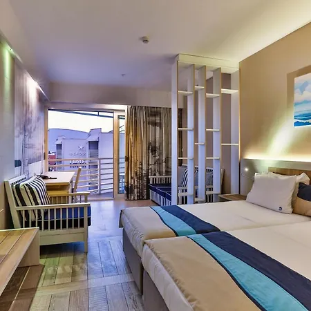 Carine Hotel Delfin-2