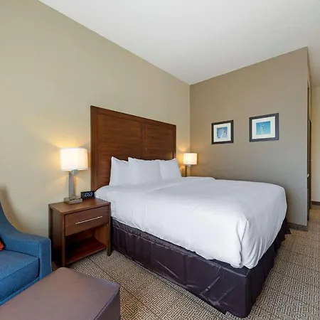 Comfort Inn & Suites Harrah-3
