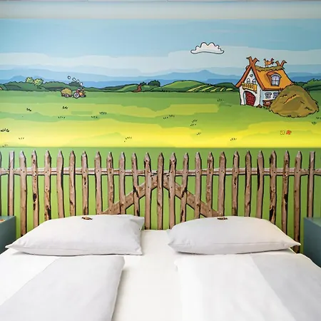 Food Hotel-3