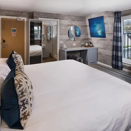 Hotel Hebrides-2
