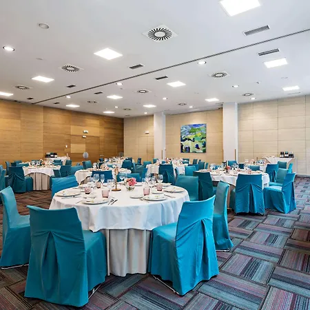 Hotel Puerta De Bilbao-2