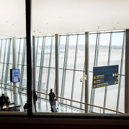 Radisson Blu Airport Terminal Hotel-2