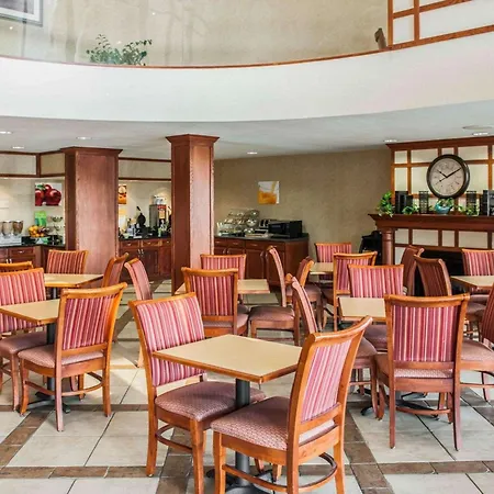 Quality Inn Castleton-3