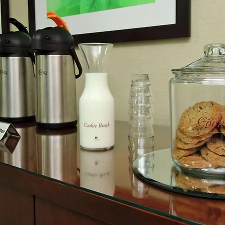 Doubletree By Hilton Newark-2