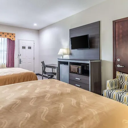 Quality Inn & Suites Canton-2
