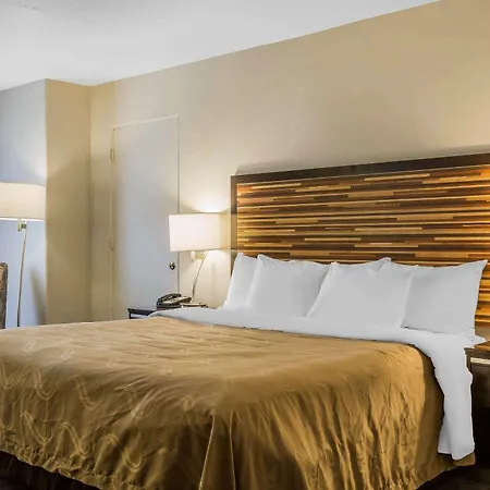Quality Inn Fallbrook I-15-2