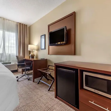 Comfort Inn & Suites Streetsboro - Kent-2