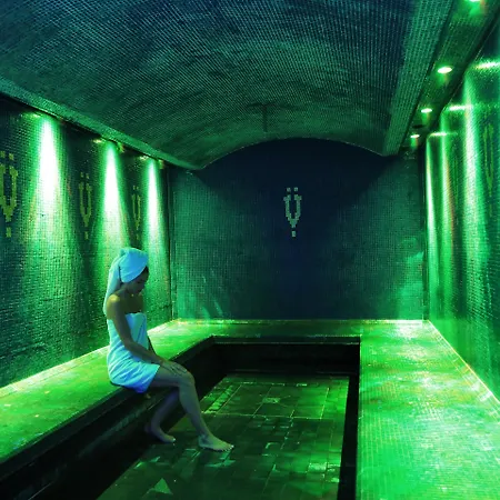Mahogany Hotel Residence & Spa-2