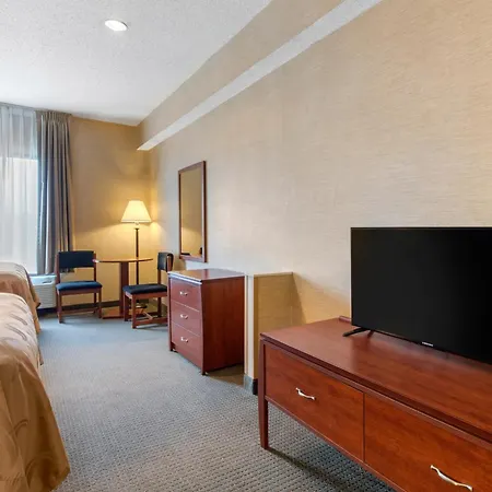 Quality Inn & Suites Benton - Draffenville-2
