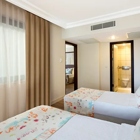 Seven Seas Hotel Life-2