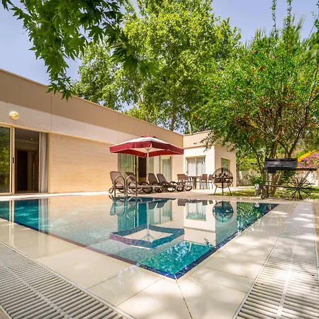 Fashiontv Luxe Resort-2