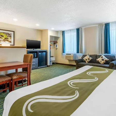 Quality Inn & Suites Leesburg Chain Of Lakes-3
