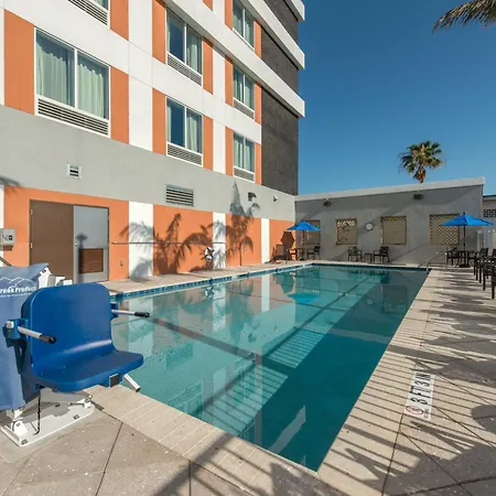 Comfort Suites Fort Lauderdale Airport & Cruise Port-3