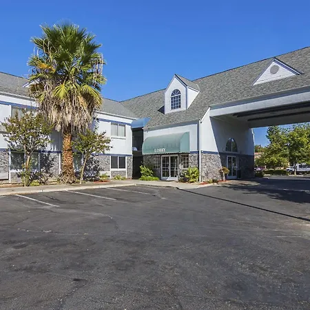 Quality Inn Fresno Yosemite Airport-3