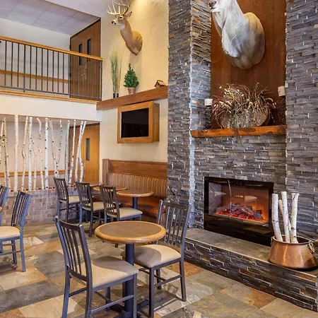 Comfort Inn At Thousand Hills-2