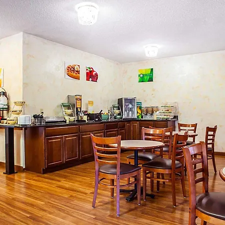 Quality Inn & Suites Champaign North - Urbana-2