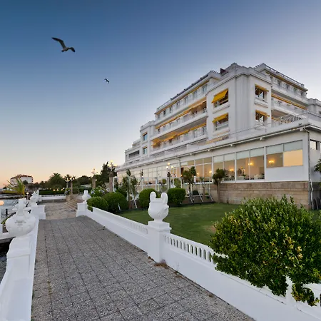 Eurostars Gran Hotel La Toja-3