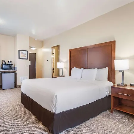 Comfort Inn Newport-2