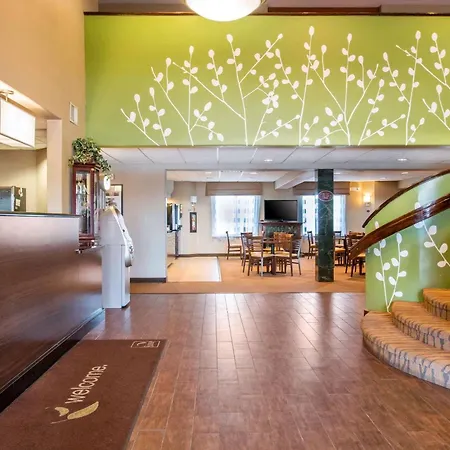 Sleep Inn & Suites Oregon - Toledo-2