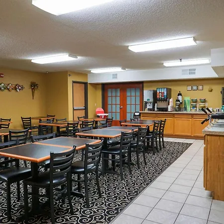 Quality Inn & Suites Watertown Near Prairie Lakes Ice Arena-2