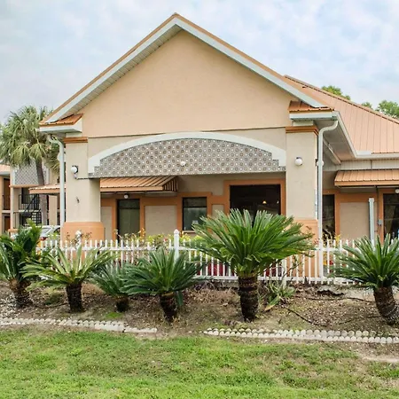 Quality Inn Near Manatee Springs State Park-2